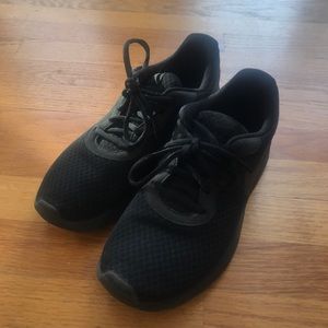 Nike athletic workout running shoes all black